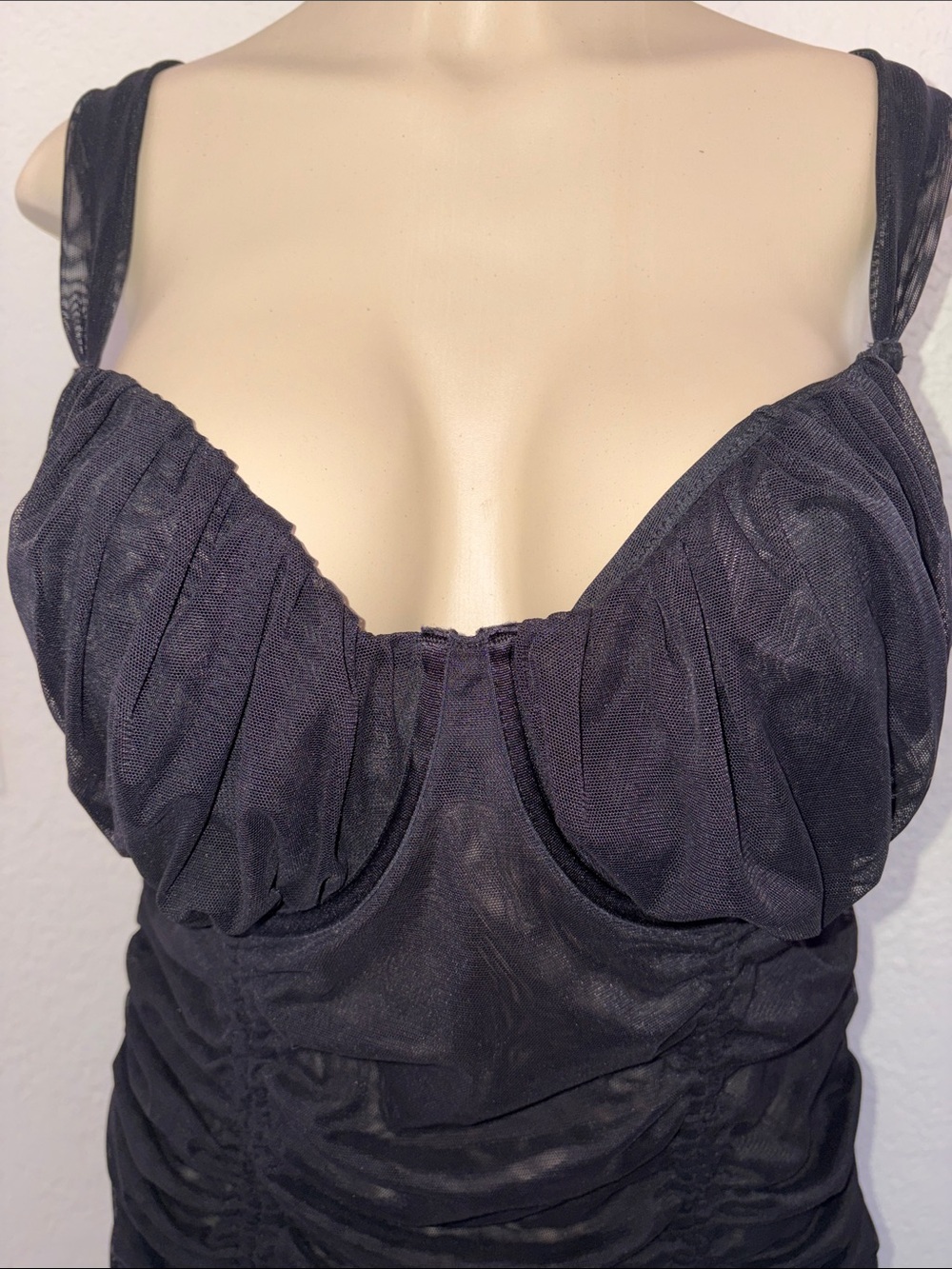 V - #T314 - Torrid Ruched Mesh Chemise - 2X - Picture 8 of 14